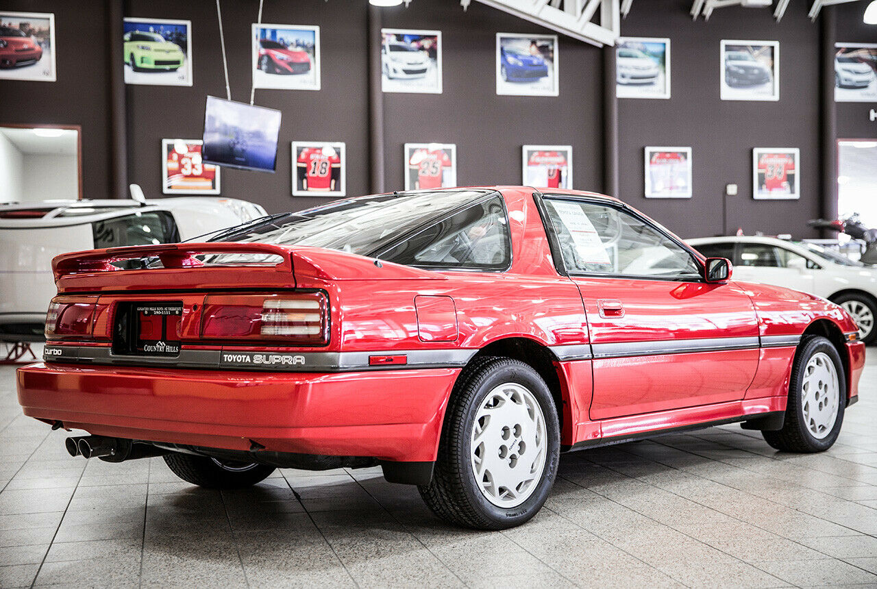 Seit fast zehn Jahren steht die Super-Supra beim Toyota-Händler Country Hills in Calgary/Kanada