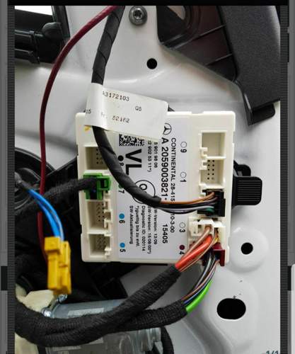 Also muss ich ein Kabel (passende anschluesse) ziehen und in die Box stecken?.jpg