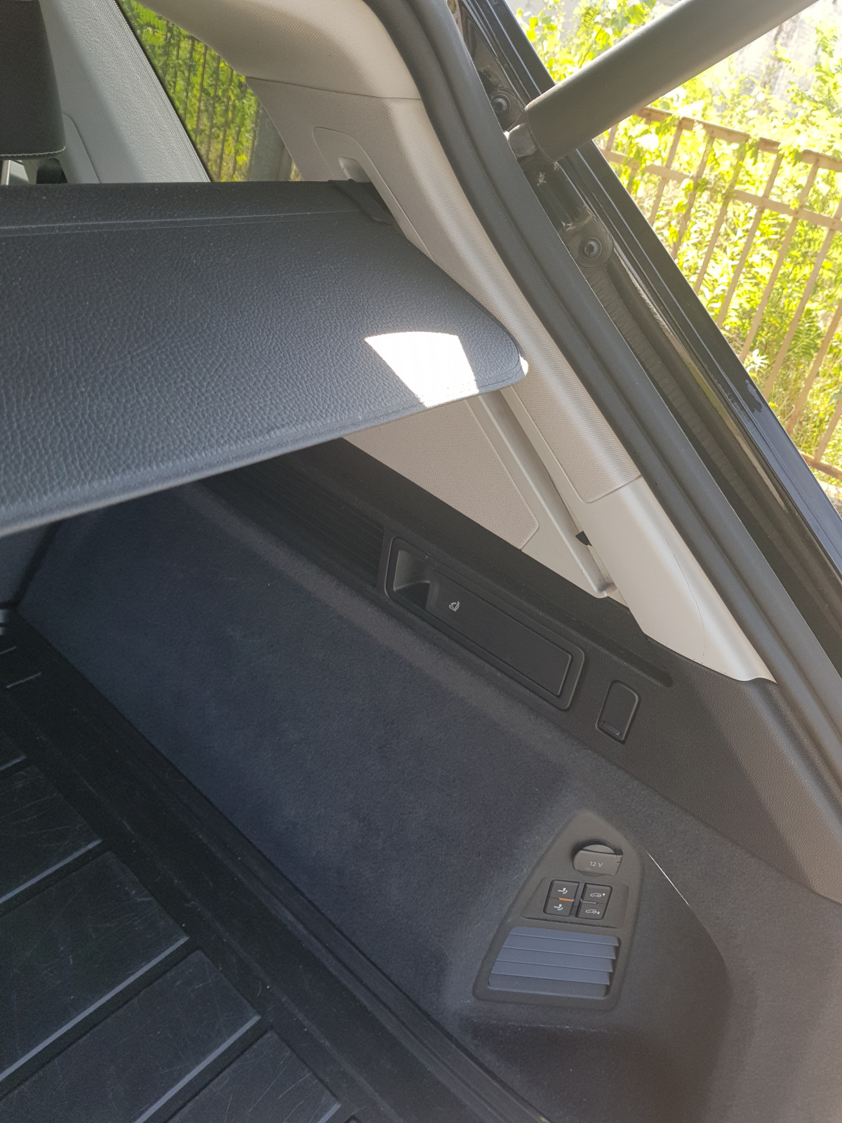 Elektrische Gepäckraumabdeckung beim MJ 2020