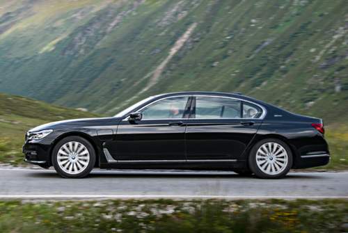 Der BMW 7er ist das erste Auto auf der neuen CLAR-Plattform. Theoretisch wäre eine Elektro-Version jederzeit möglich