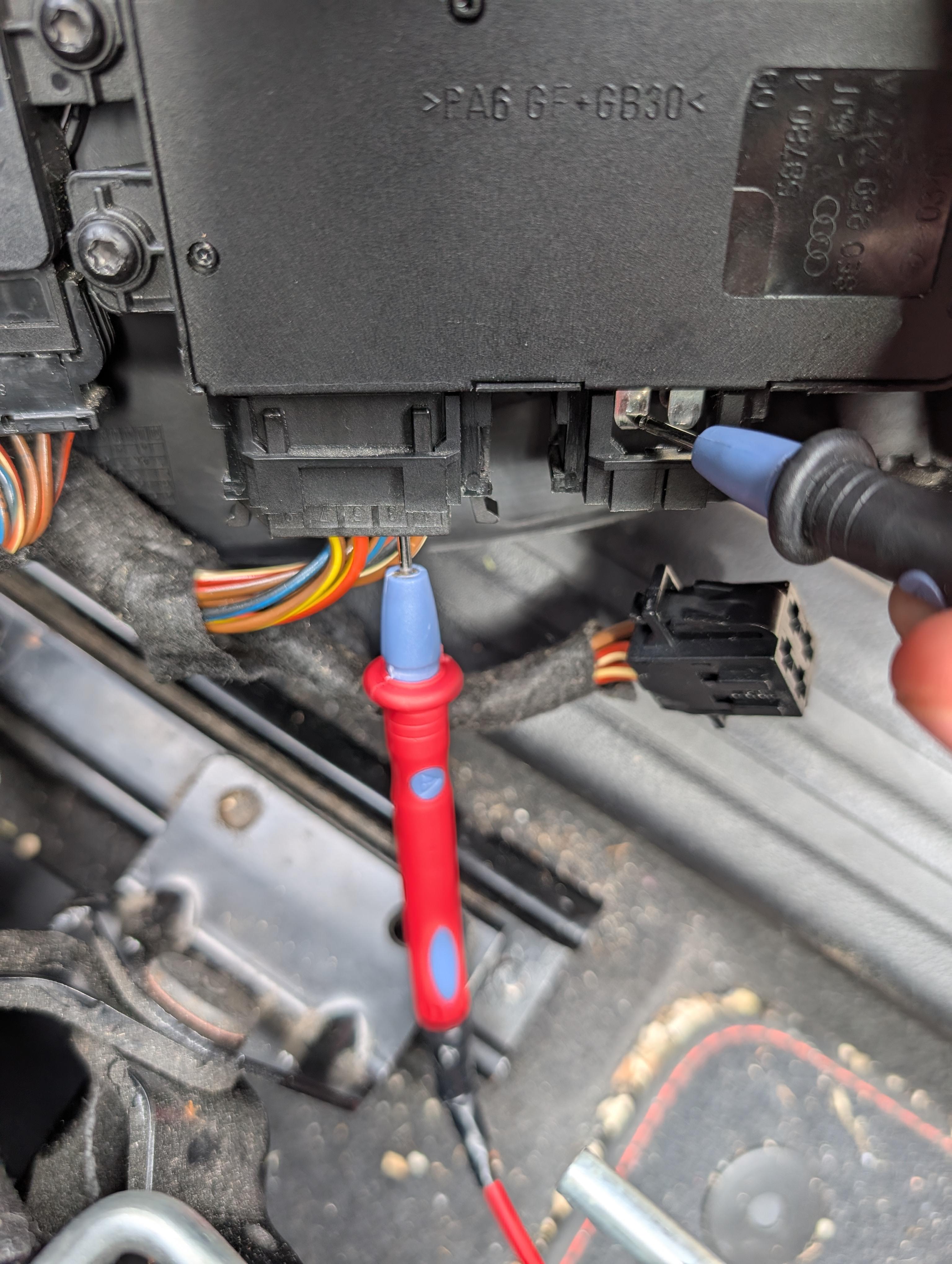 Elektrischer Fahrersitz (Neigung) ohne Funktion?