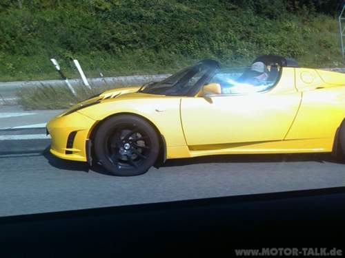 Tesla Roadster gelb