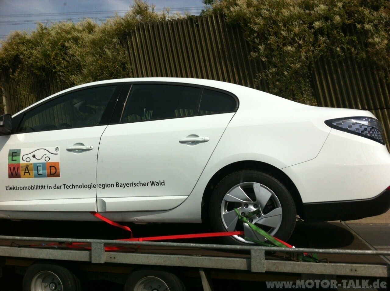 Elektroautos - Renault Fluence (Megane 3/Samsung SM) und Tesla Roadster