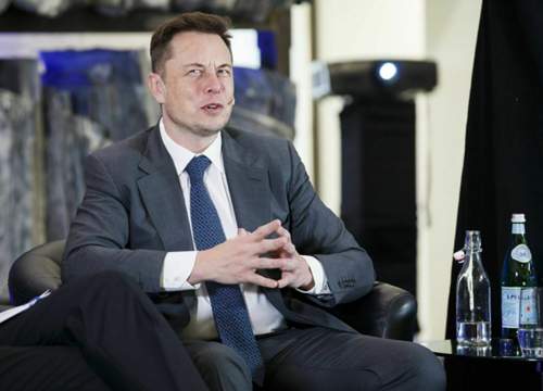 Schläft nach eigenen Angaben in der Fabrik, um die Produktion persönlich zu überwachen: Elon Musk