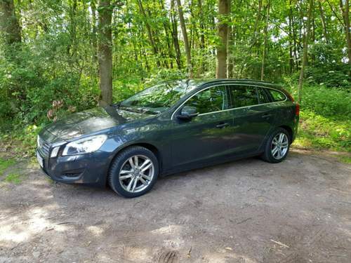 Volvo v60 grau.jpg