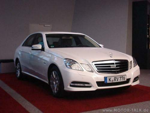 2011-12-22-mercedes-e220-003