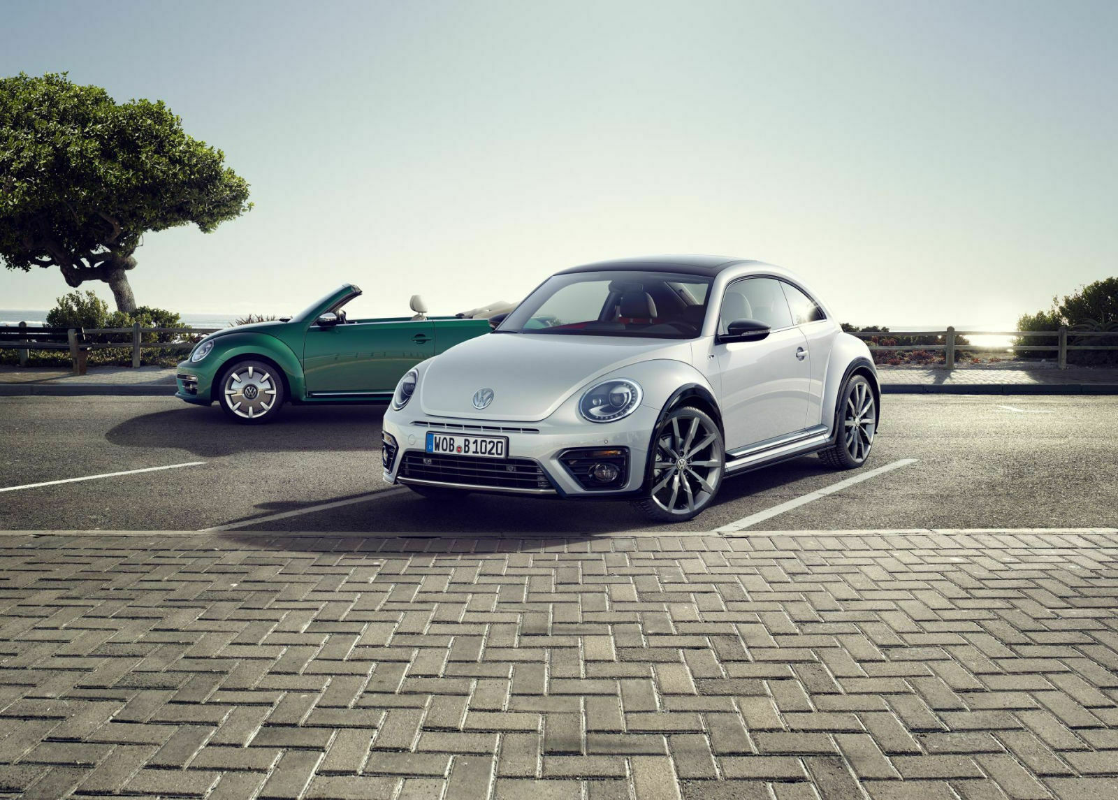 In seine letzten zwei Produktionsjahre geht der VW Beetle mit einer neuen Schürze und ein paar neuen Optionen - viel geändert hat VW definitiv nicht
