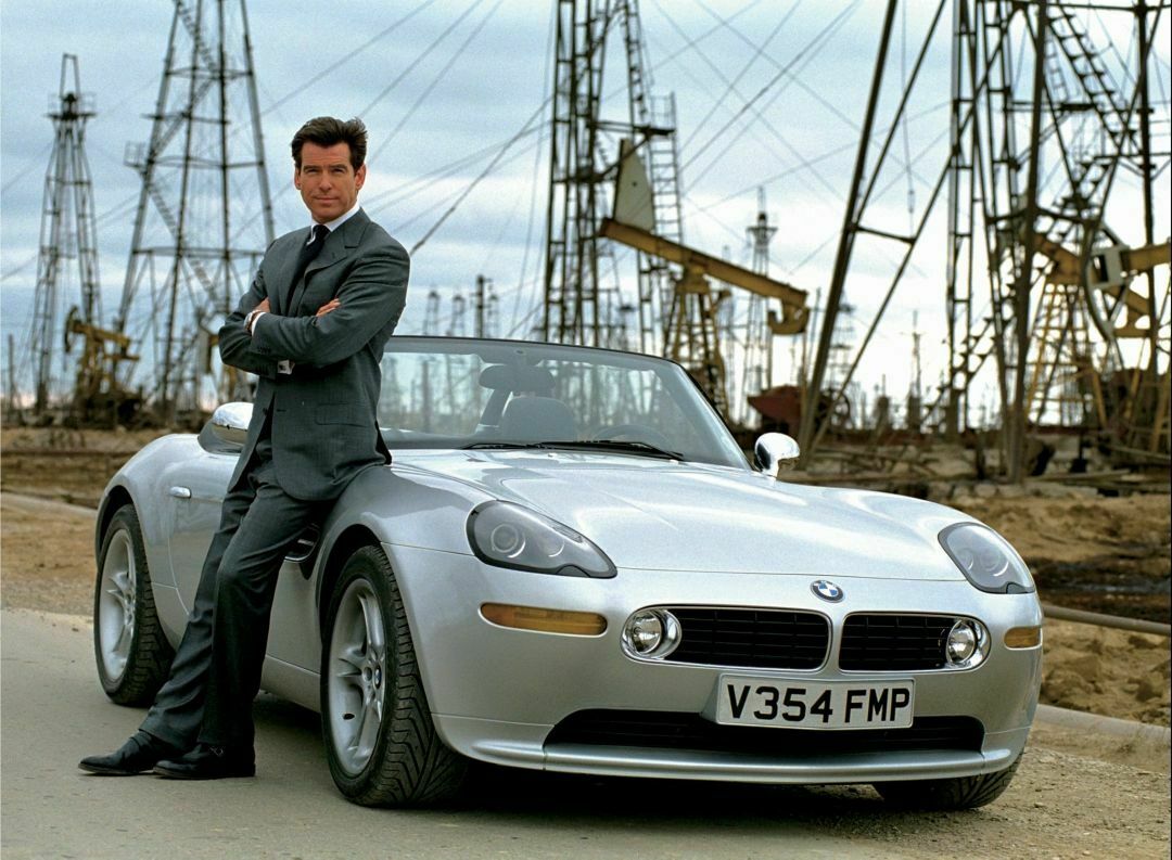 In dem Film "Die Welt ist nicht genug" fährt der BMW Z8 von James Bond völlig autonom. Was damals nur mit einem Fimtrick glückte, soll in Großbritannien ab 2015 Realität werden