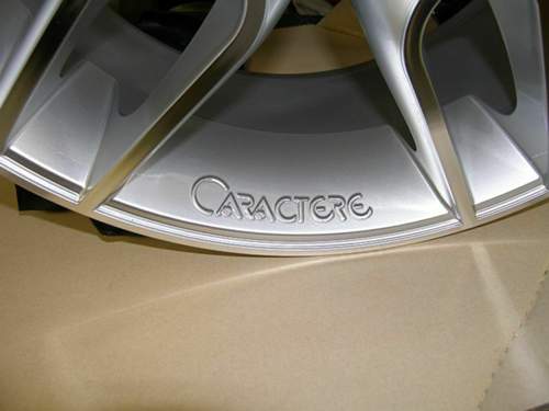 Caractere-8-5x19-2