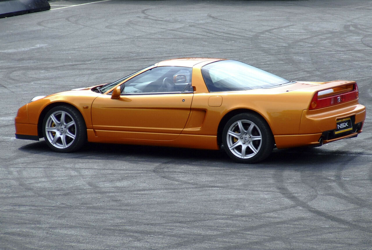 Das lange Heck behielt der NXS auch mit dem Facelift 2002