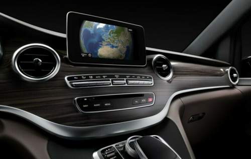Mercedes-benz-v-klasse-03-wertigkeit-cockpit-785x500