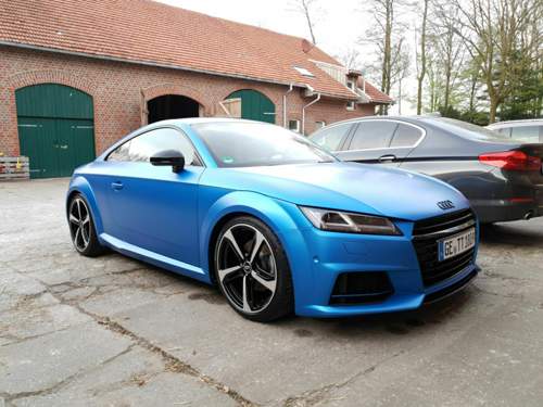Blau