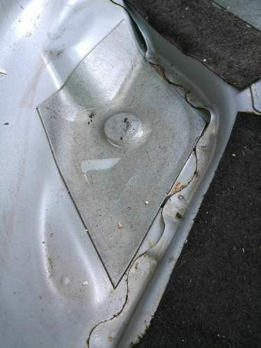 Reserveradmulde Avant mit Wasser