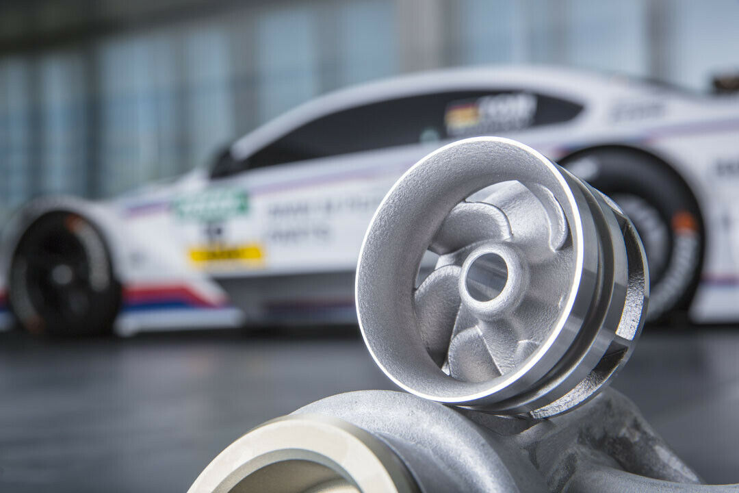 Bei BMW hat man bereits 500 Wasserpumpenräder für den Rennsport im 3D-Drucker hergestellt