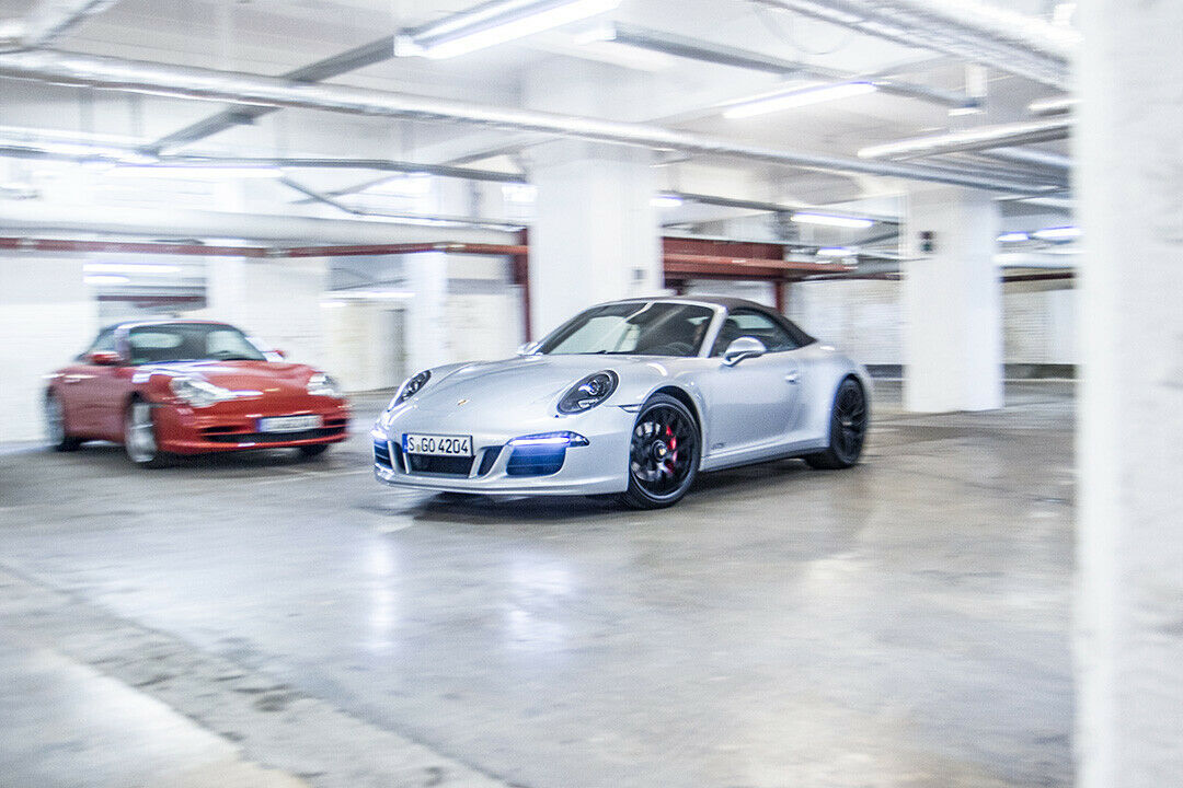 Zwei Elfer im Vergleich: Im 996 führte Porsche die Wasserkühlung ein. Der 991 ist der letzte Elfer mit Saugmotor in den Basisversionen