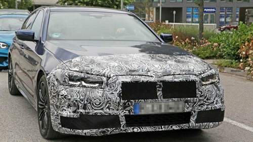Die Tagfahrlichter werden anscheinend die Optik vom aktuellen X5 und 3er erhalten zudem wird der Grill vermutlich ein bisschen groesser.jpg