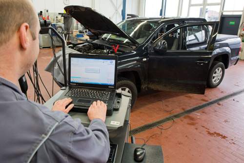 Weil an seinem Fahrzeug das Abgassystem manipuliert war, will der Kläger eine Minderung von 20 Prozent geltend machen. Das Fahrzeug sei mit einem Makel behaftet