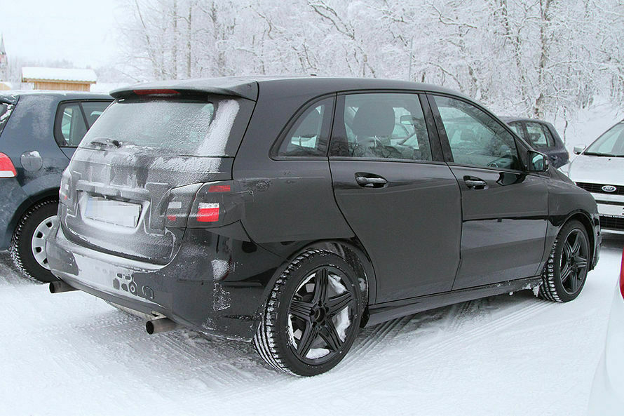 Erste Erlkönig-Bilder "B-Klasse AMG"
