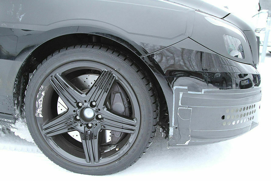 Erste Erlkönig-Bilder "B-Klasse AMG"