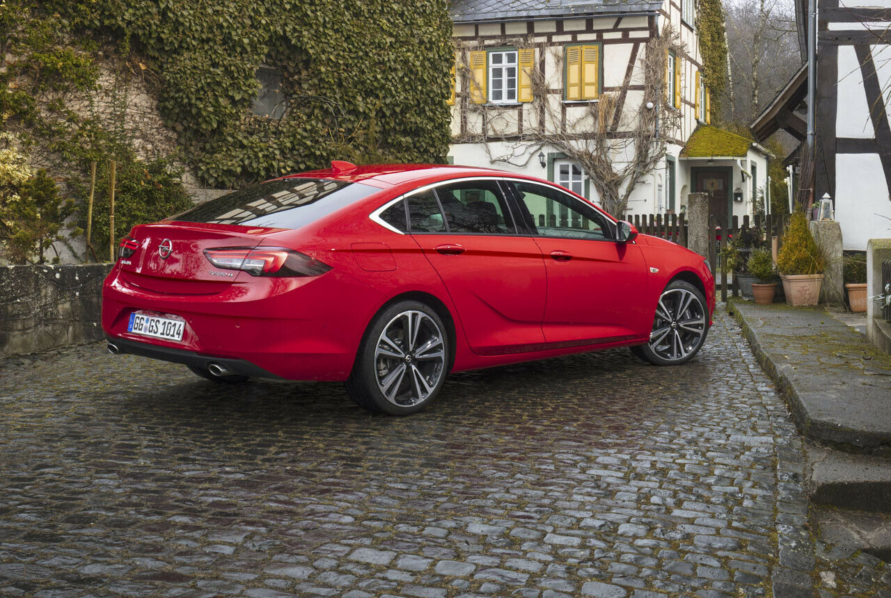 Opel Insignia B: Vorerst stecken nur Vierzylinder quer unter der Haube