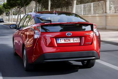 Die Prius-Karosserie wird steifer, sein Fahrwerk bleibt komfortabel