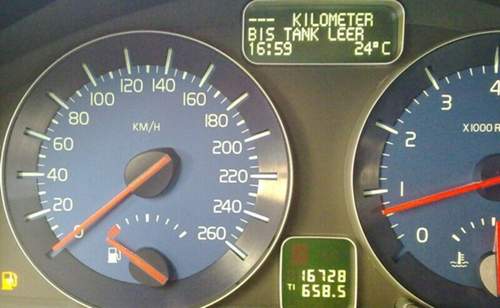 - Kilometer bis Tank leer