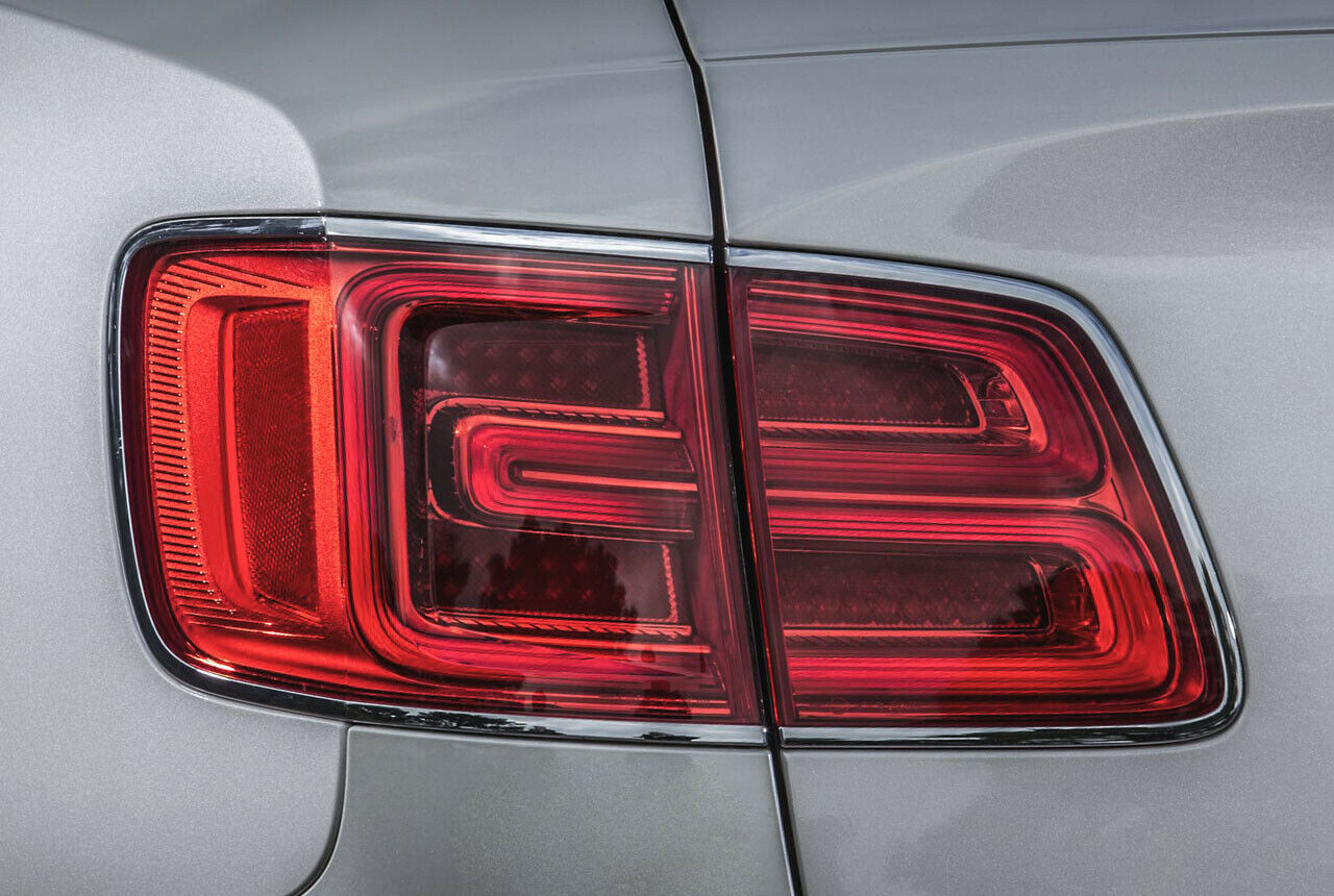 Rückleuchten mit "B"-Lichtsignatur