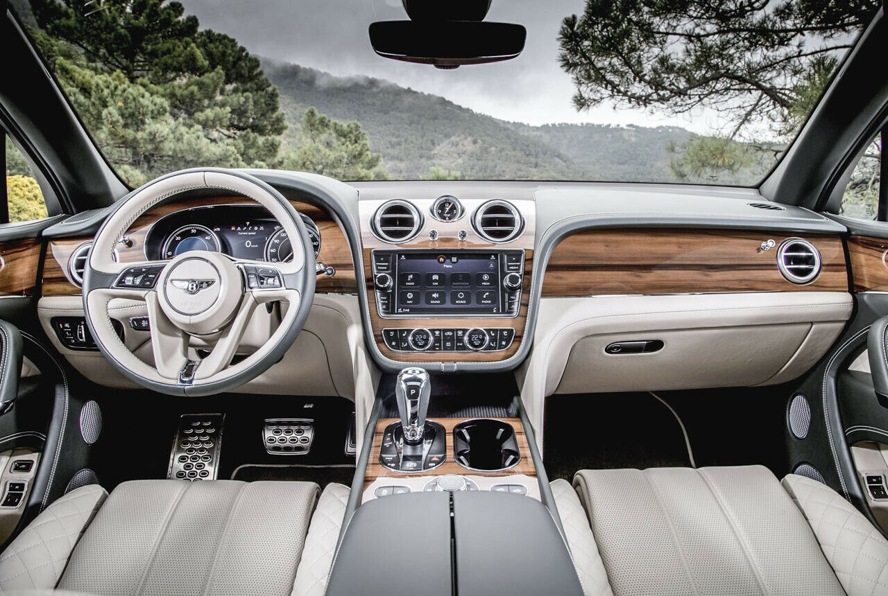 Bentley-Cockpit mit vielen historischen Zitaten und Audi-Details
