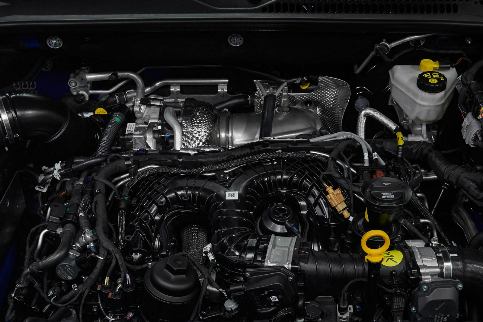 Der 3,0-Liter-V6-TDI ohne Abdeckung: Neue Köpfe und Kolben, der Lader sitzt hinten im Motorraum