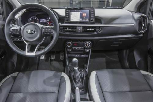 Das Cockpit des neuen Picanto: Übersichtlich, gut verarbeitet, harte Kunststoffe