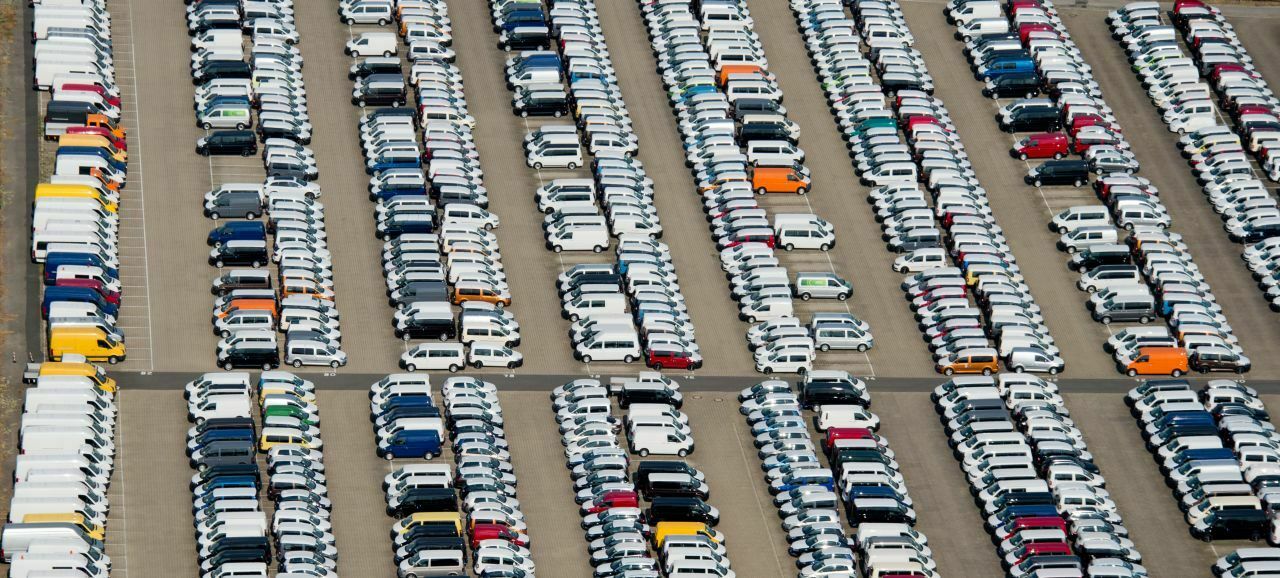 Neuwagen bei Volkswagen Nutzfahrzeuge in Lehrte: Experten sagen erstmals seit Jahren ein kleines Wachstum voraus