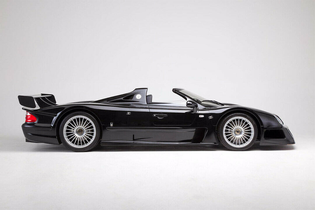 Der erste von fünf, der einzige in Schwarz: Bonhams versteigert einen seltenen CLK GTR Roadster