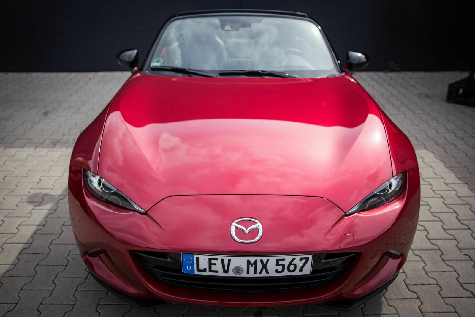 Mit dem Generationswechsel hat Mazda den MX-5 deutlich "maskuliner" gestaltet