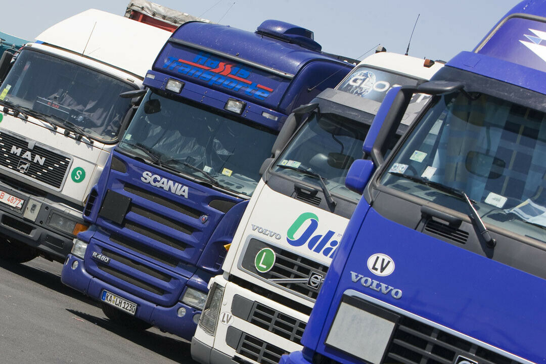 Der deutsche Mindestlohn soll auch für Lkw-Fahrer aus dem Ausland gelten - die EU findet das nicht in Ordnung