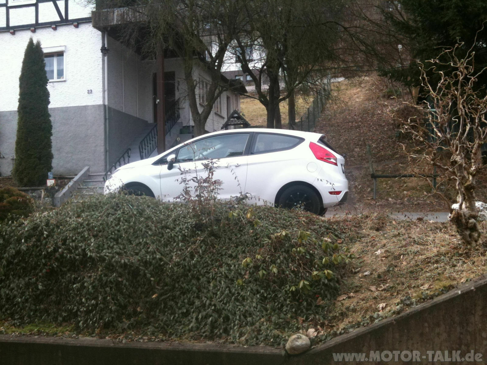 EU-Wagen beim Autozentrum oder Deutsche Ausführung beim Fordhändler