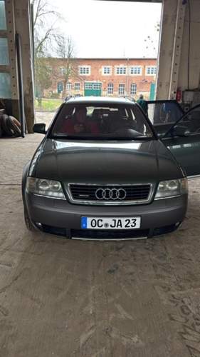 Front und Scheinwerfer