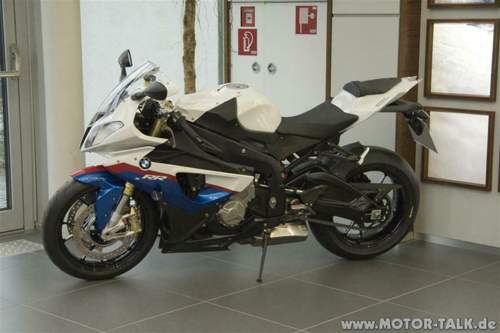 Bmw-s1000rr-auslieferung-2010-04-01-054s