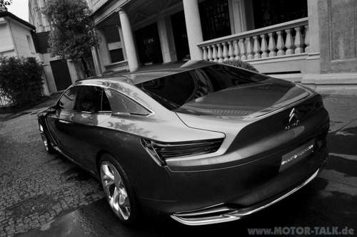 2010-citroen-metropolis-concept-shanghai-12-4bd4ac927a7b1-1280x1024