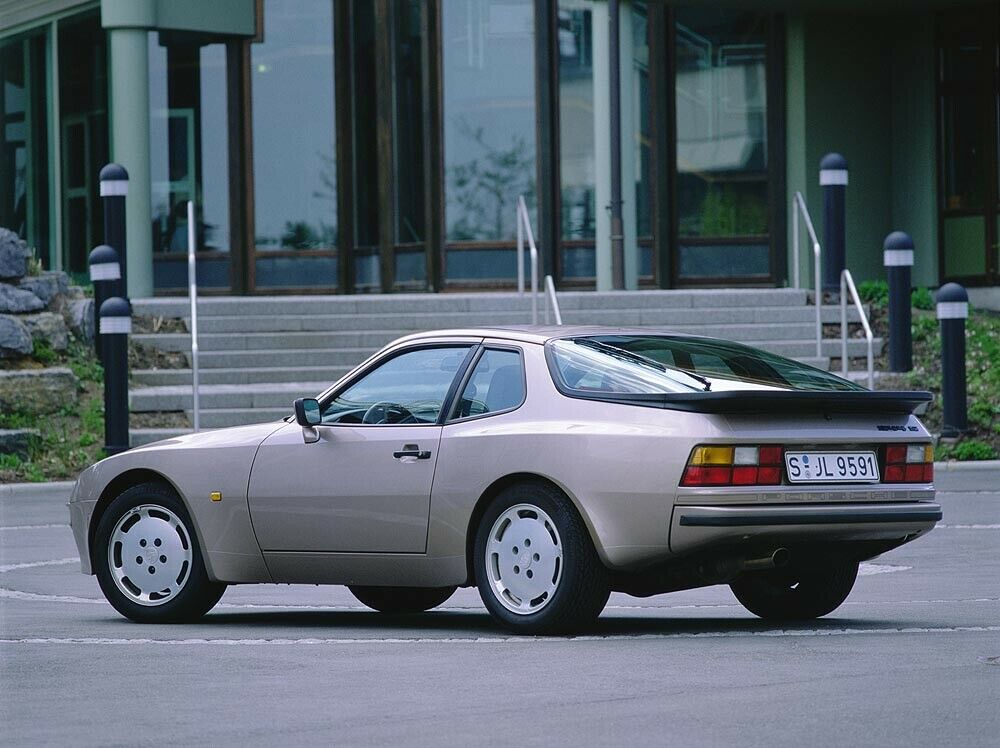 Porsche 944 S