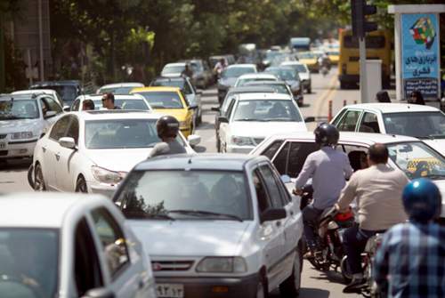 Gute Geschäfte erwarten die Autohersteller im Iran. Im vergangenen Jahr wurden die Wirtschaftssanktionen gegen das Land aufgehoben