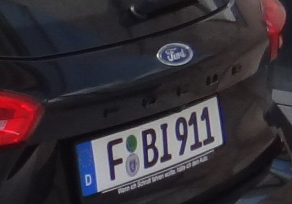 F O C U S Schriftzug in Schwarz?