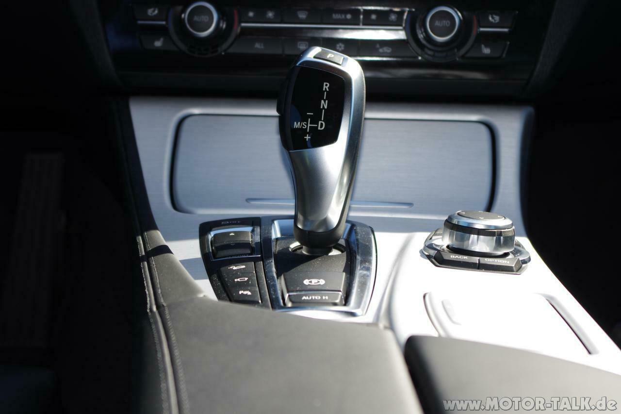 F10 550i xDrive Karmesinrot, Alu Feinschliff, Bilder + erster Eindruck