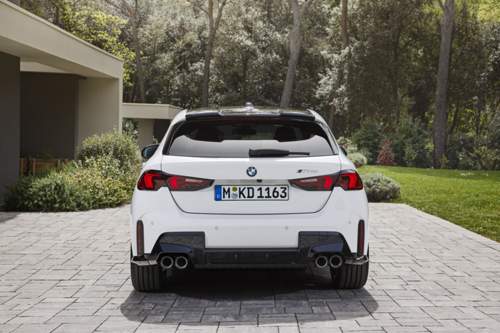 3-heckansicht-m135-xdrive-j