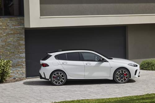 2-seitenansicht-m135-xdrive-j