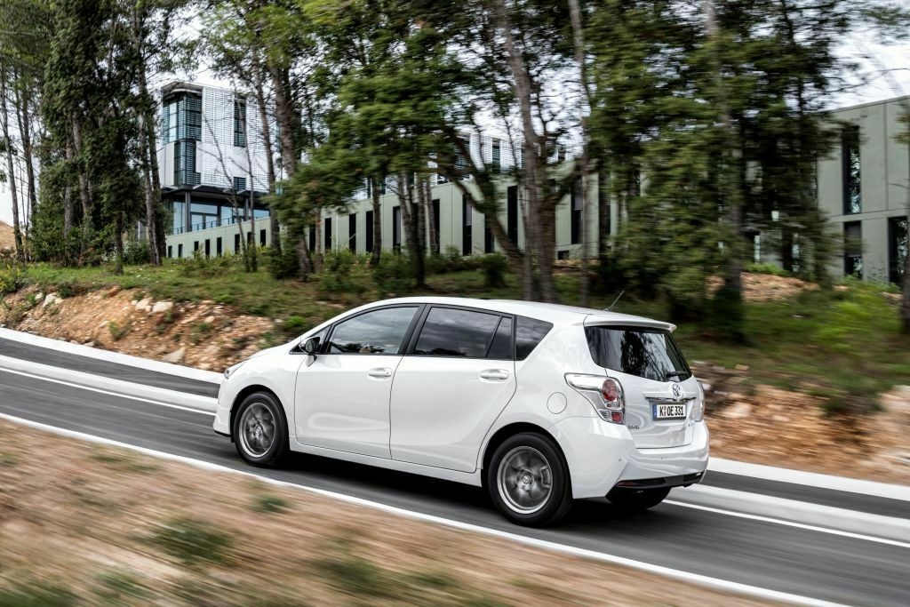 Der neue Toyota Verso startet im April.