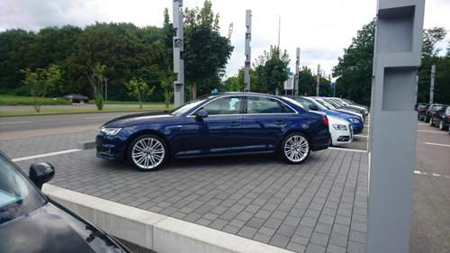 Audi-a4-b9-navarrablau-1