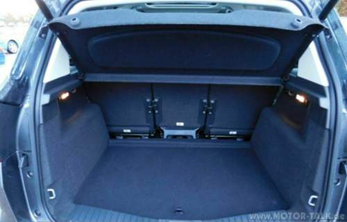 Ford-c-max-facelift-mit-zwei-leuchten