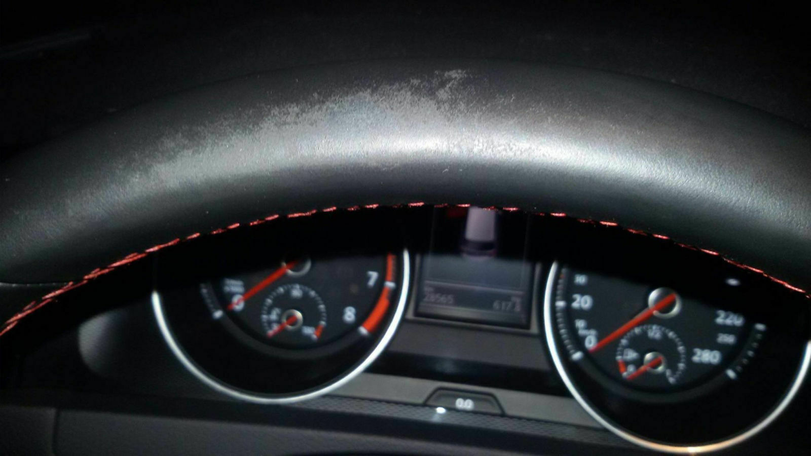 Fältchen im GTI Lederlenkrad - Mangel?