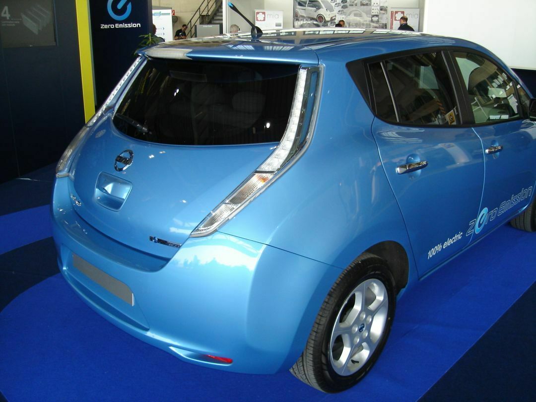 Heckansicht Nissan Leaf