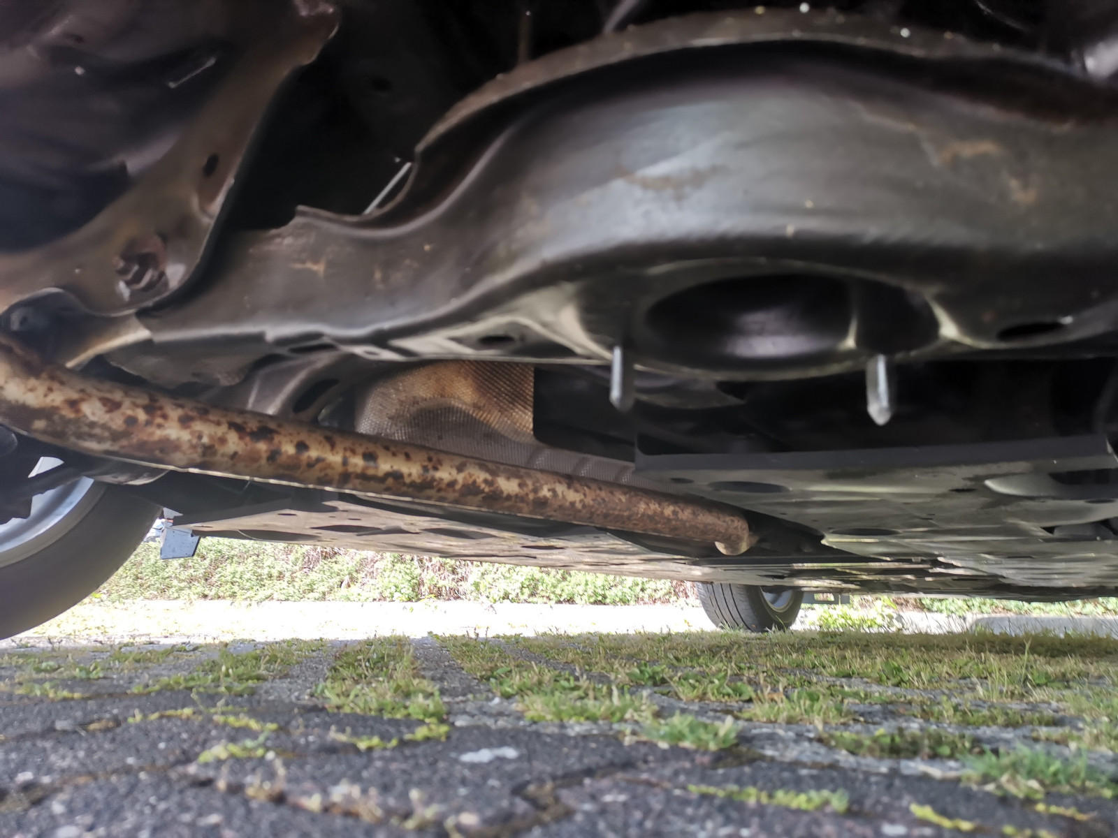Fahrertür Mazda 6: Tür klingt beim zuschlagen extrem "hohl" und schwingt nach